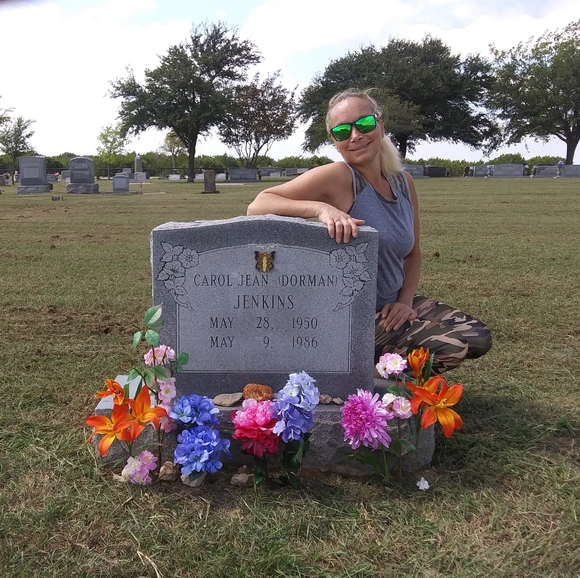 Meet your Posher, Johnna - Picture 2 of 3